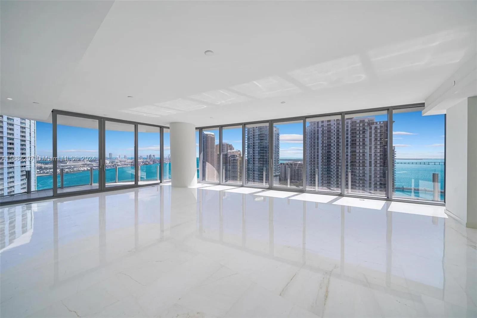 300 Biscayne Blvd Way # 2501, Miami, FL 33131 photo 3