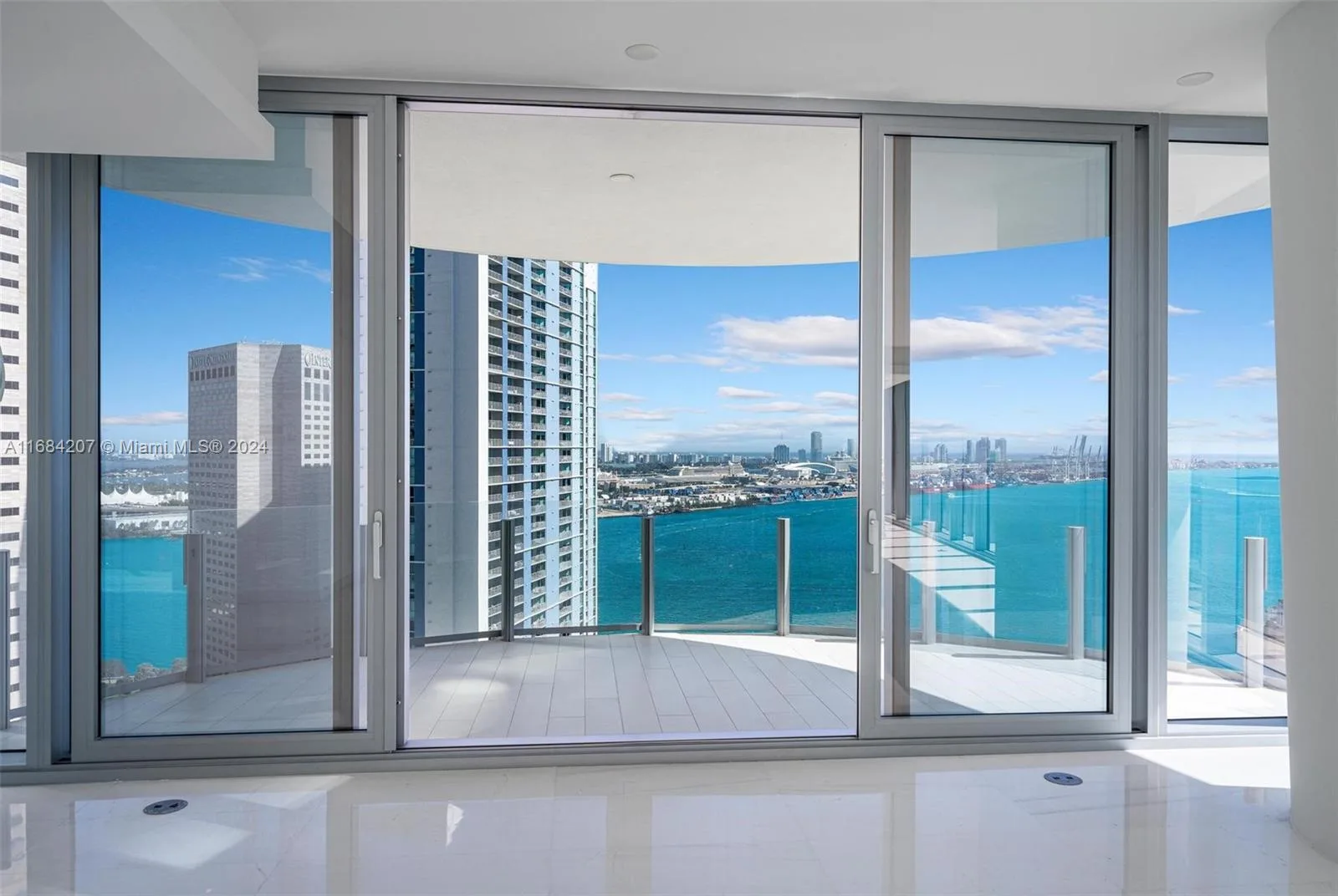 300 Biscayne Blvd Way # 2501, Miami, FL 33131 photo 4