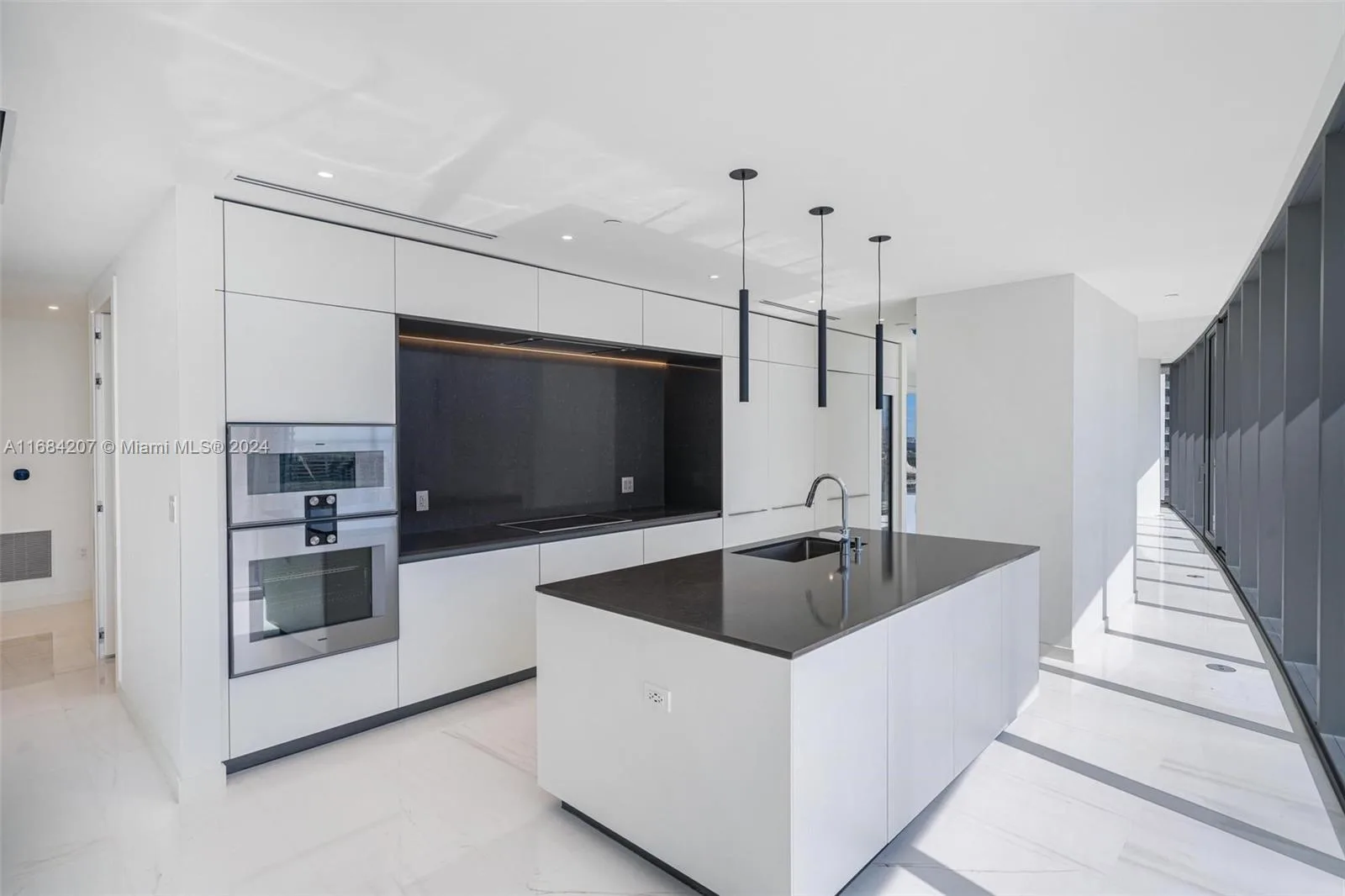 300 Biscayne Blvd Way # 2501, Miami, FL 33131 photo 8