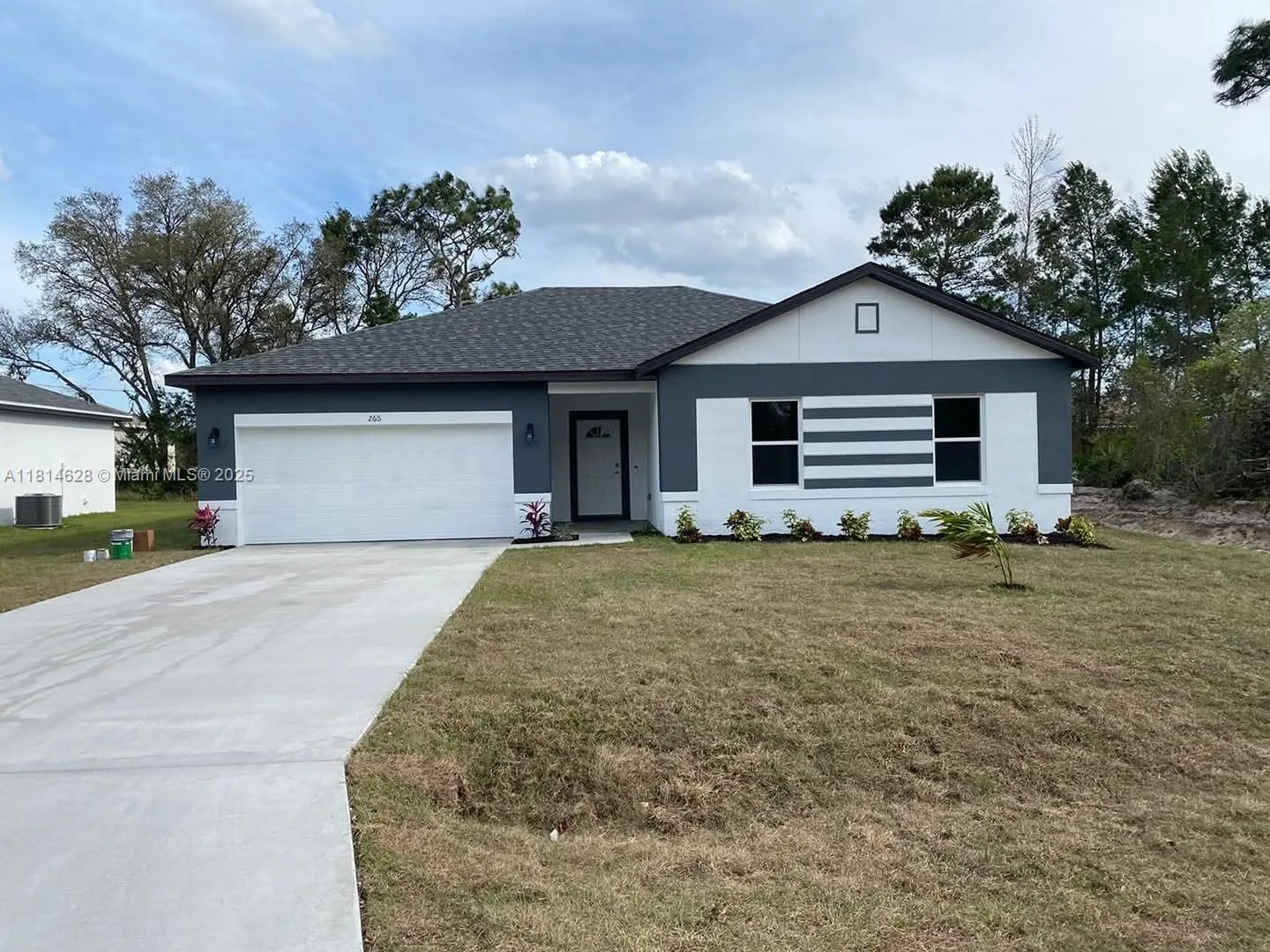 1040 Milwaukee Blvd, Lehigh Acres, FL 33974