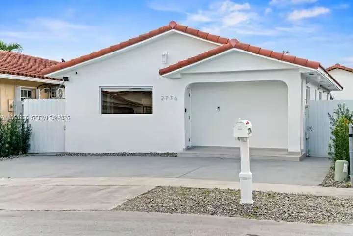2776 W 71st Pl, Hialeah, FL 33016
