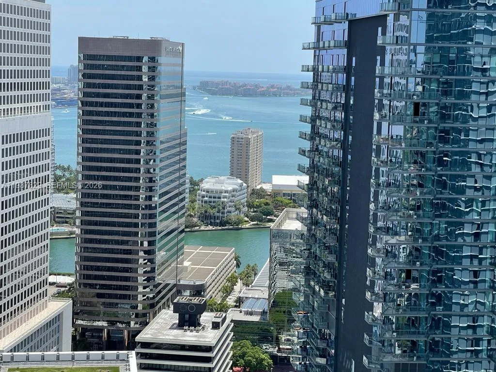 88 SW 7th St # 3609, Miami, FL 33130 photo 2