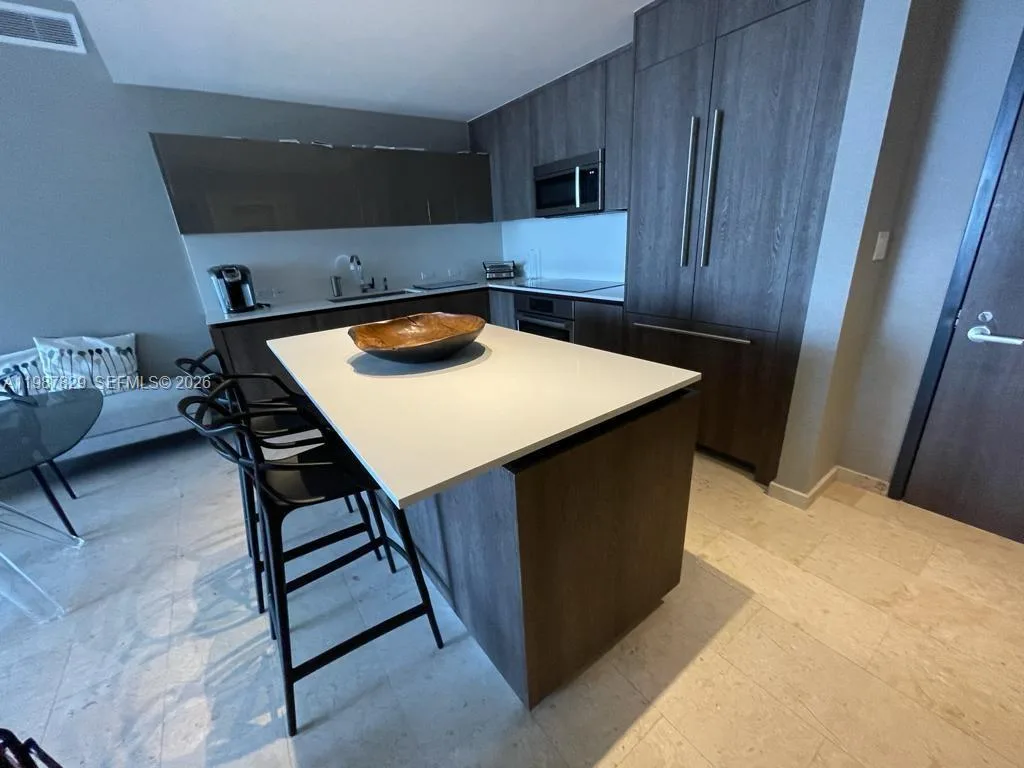 88 SW 7th St # 3609, Miami, FL 33130 photo 4