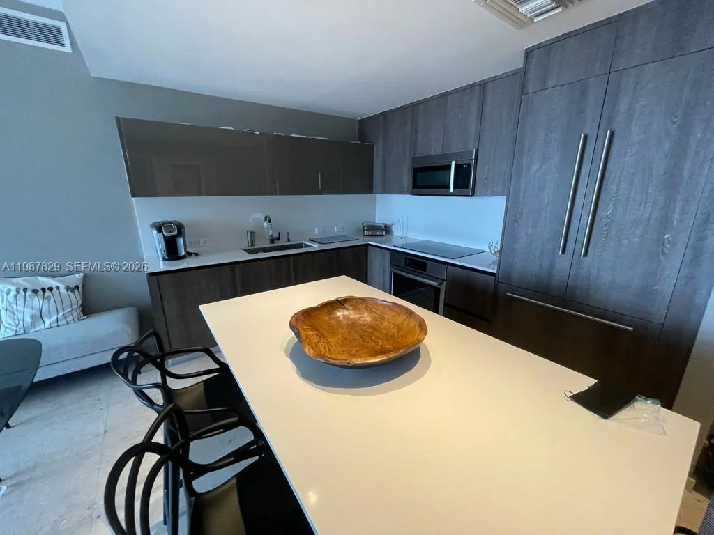 88 SW 7th St # 3609, Miami, FL 33130 photo 5