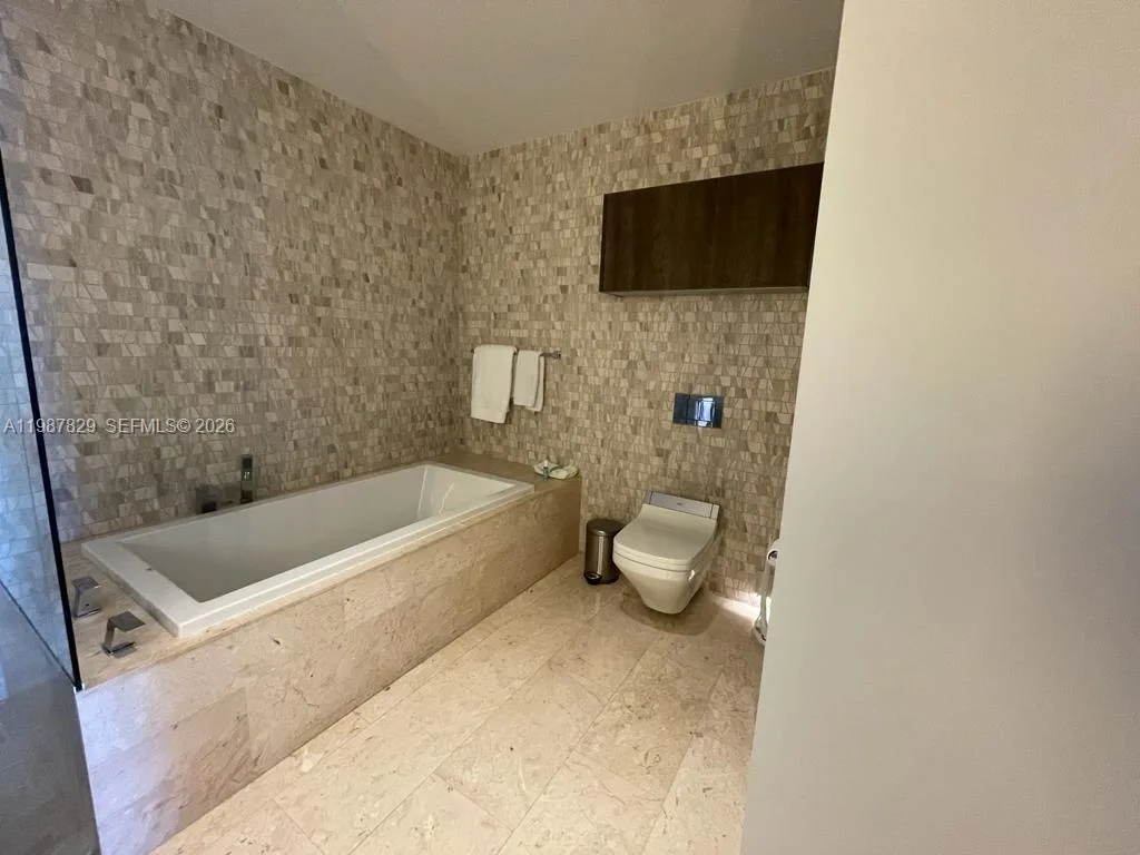 88 SW 7th St # 3609, Miami, FL 33130 photo 7