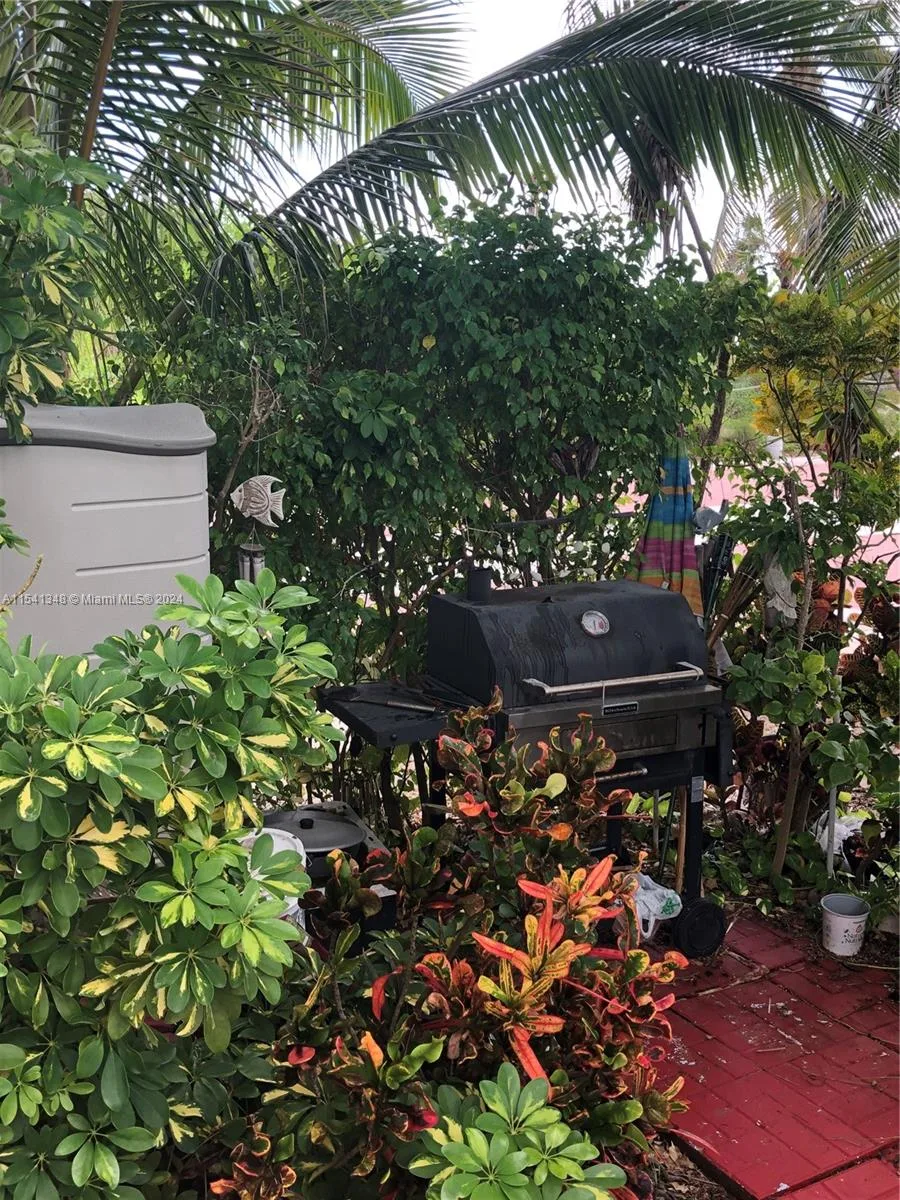 5445 Collins Ave # TH2, Miami Beach, FL 33140 photo 11