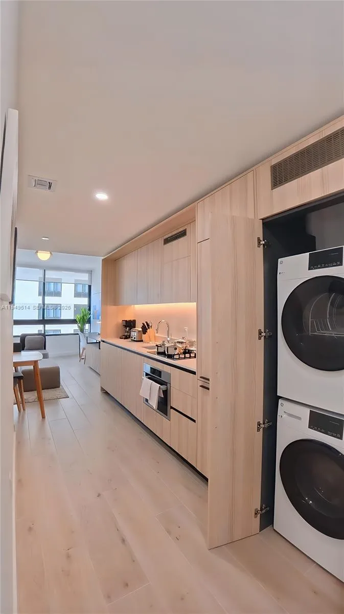 225 N Miami Ave # 1812, Miami, FL 33132 photo 3