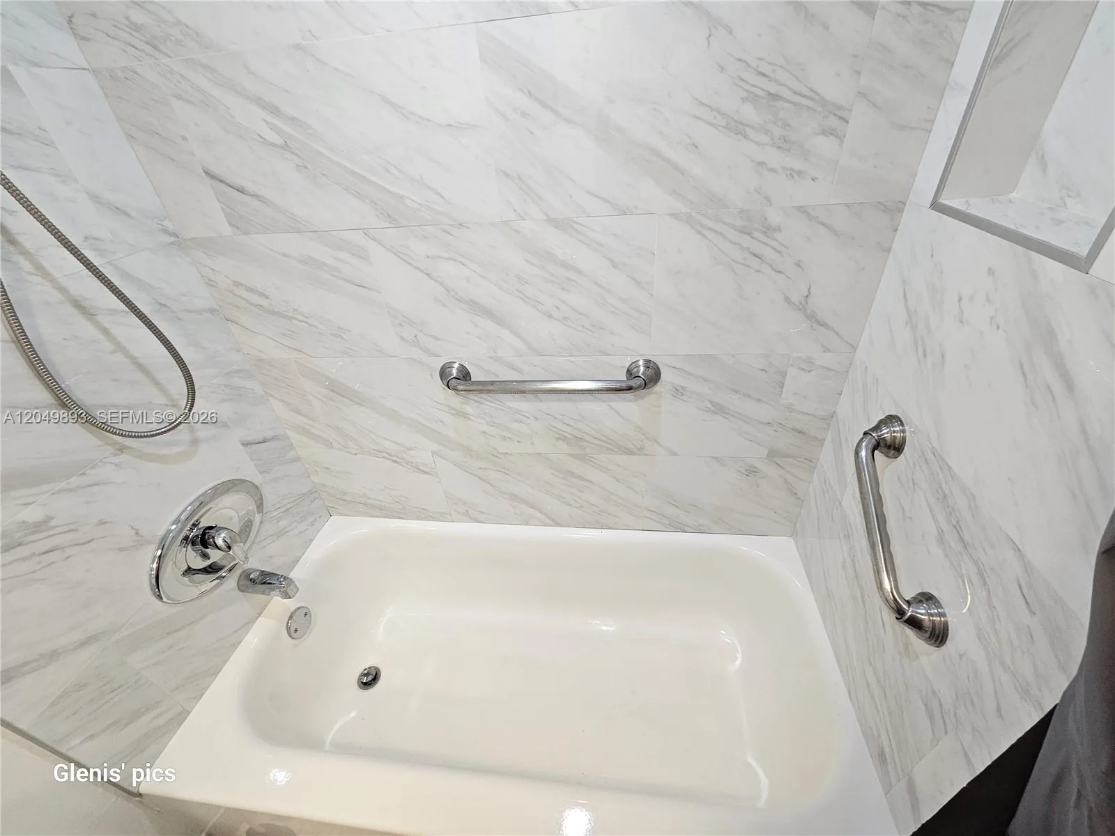 20400 W Country Club Dr # 204, Aventura, FL 33180 photo 12
