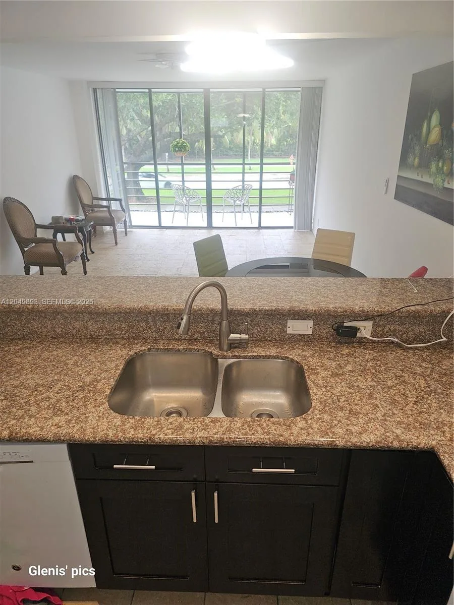 20400 W Country Club Dr # 204, Aventura, FL 33180 photo 4