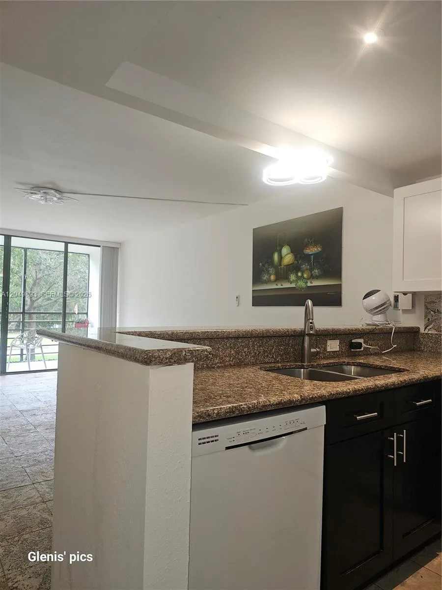 20400 W Country Club Dr # 204, Aventura, FL 33180 photo 7