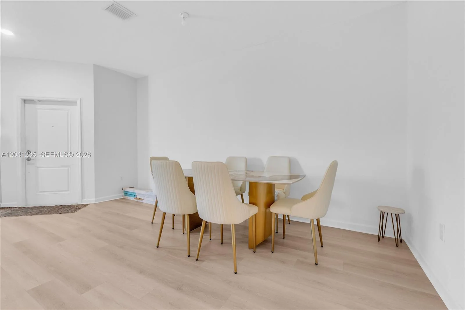 21068 NE 8th Ave, Miami, FL 33179 — zdjęcie 5