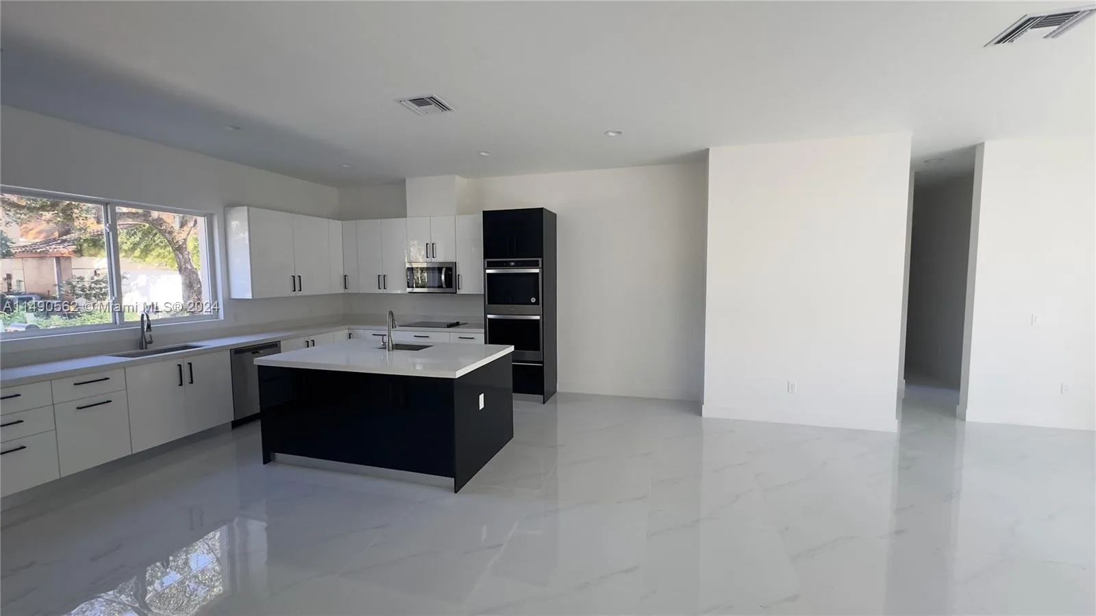 3562 Forest View Cir, Dania Beach, FL 33312 photo 10