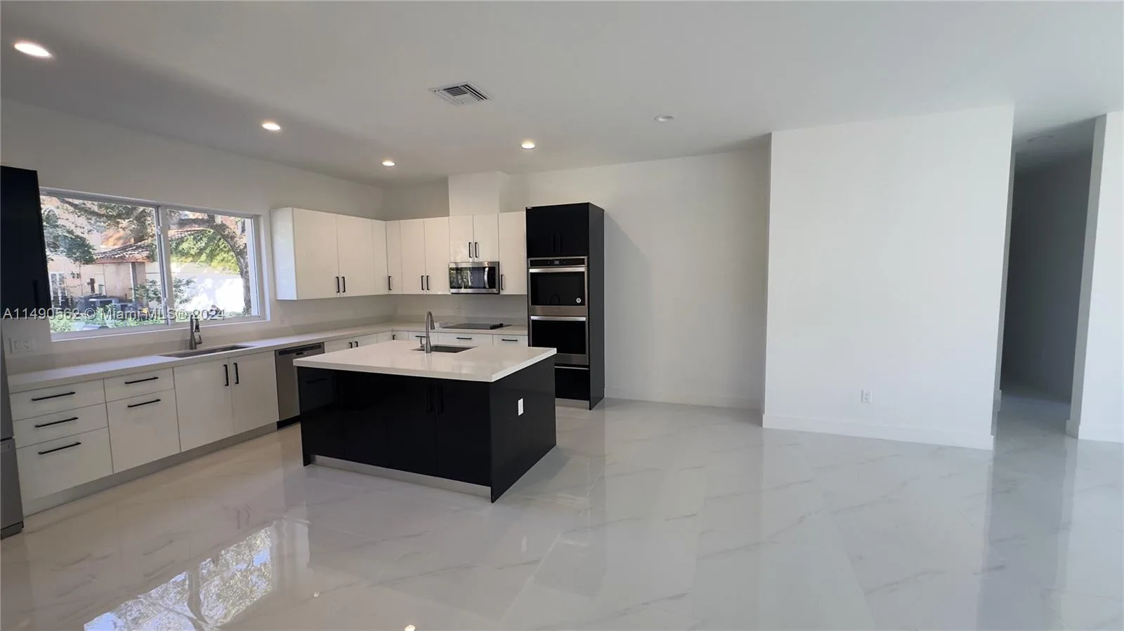 3562 Forest View Cir, Dania Beach, FL 33312 photo 11