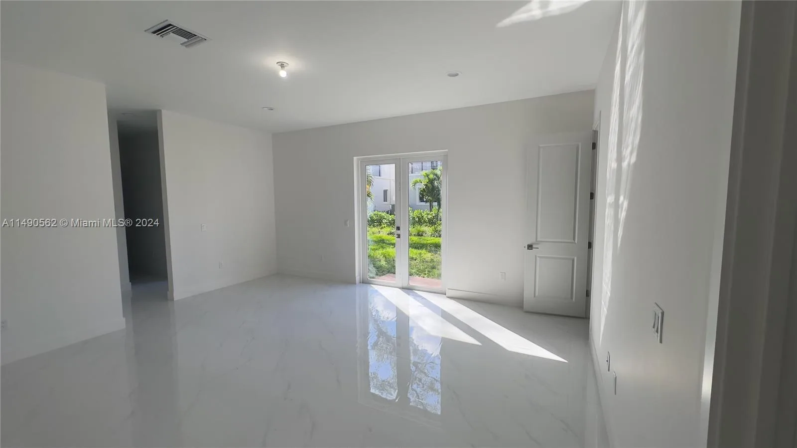 3562 Forest View Cir, Dania Beach, FL 33312 photo 12