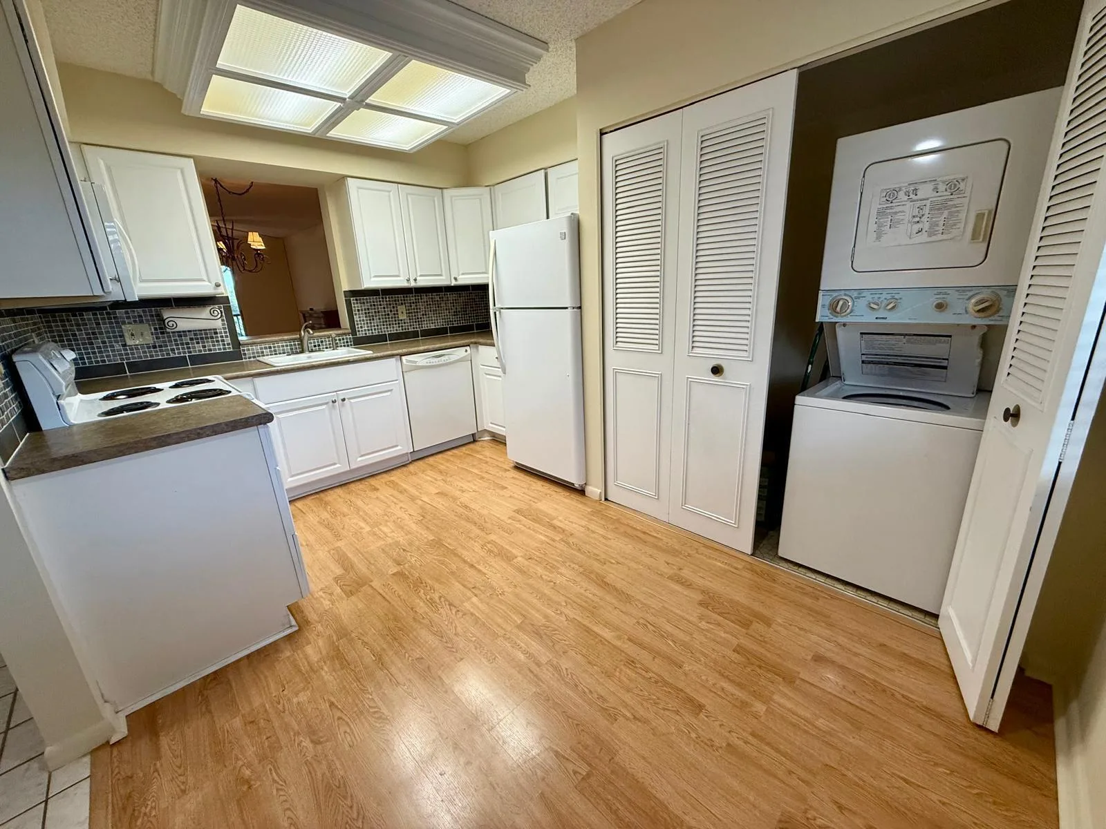 2212 S CYPRESS BEND Drive # 303, Pompano Beach, FL 33069