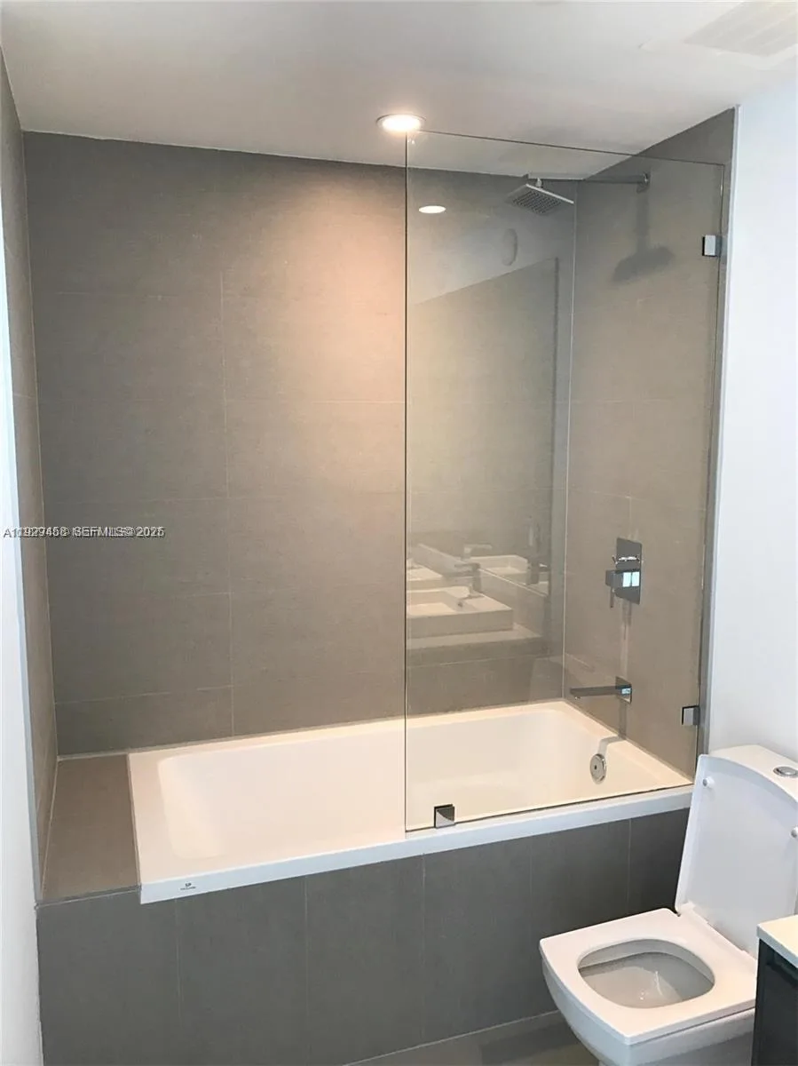 1080 Brickell Ave # 3007, Miami, FL 33131 photo 5