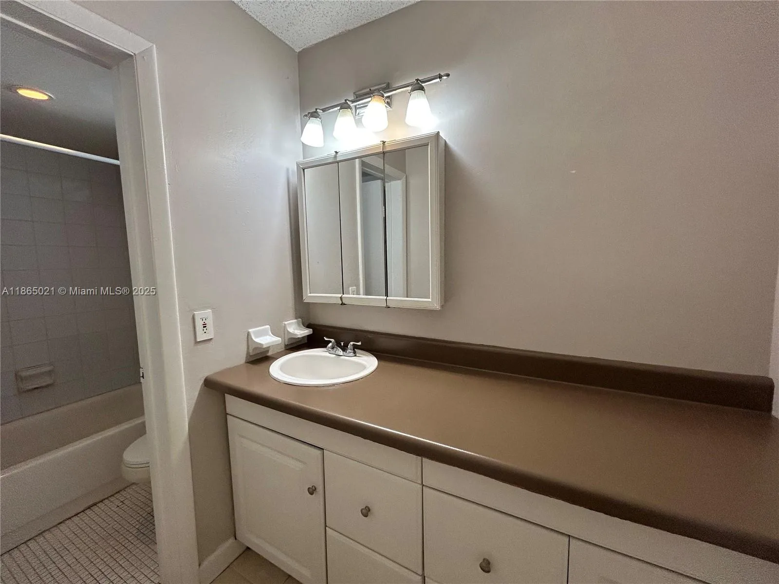 6505 Winfield Blvd # B-18, Margate, FL 33063 photo 10