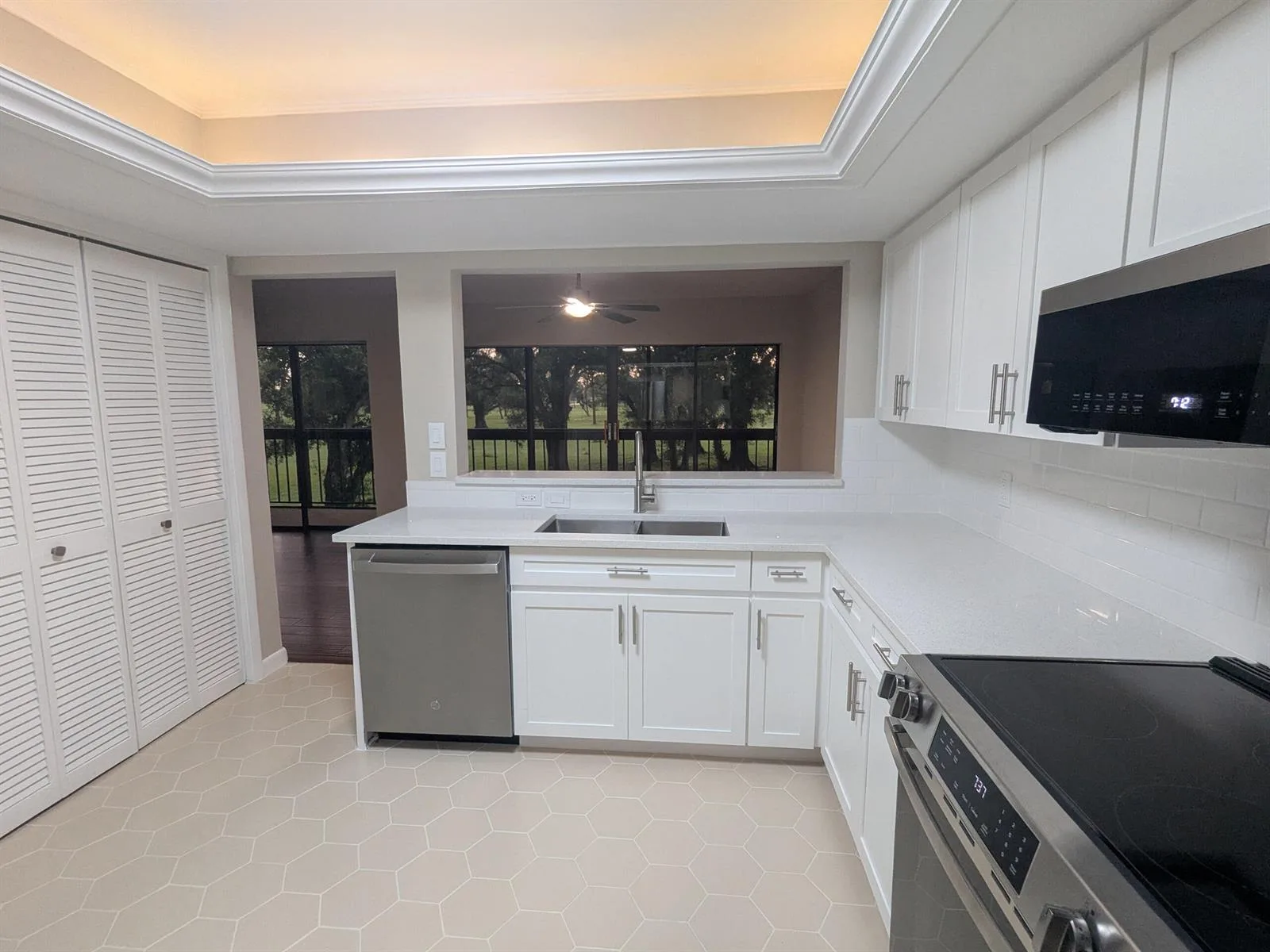 9460 MEADOWOOD Drive # 203, Fort Pierce, FL 34951 photo 5
