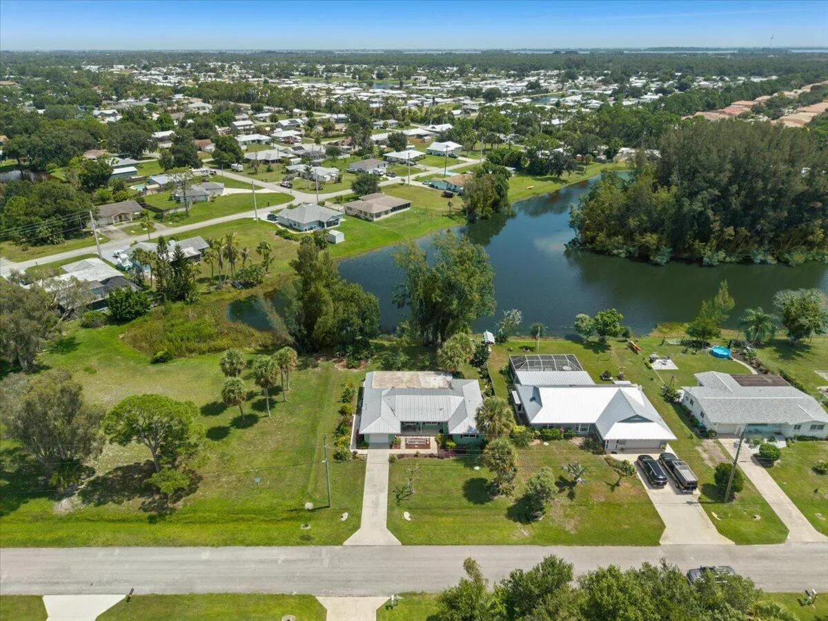 5904 Killarney Avenue, Fort Pierce, FL 34951 photo 2