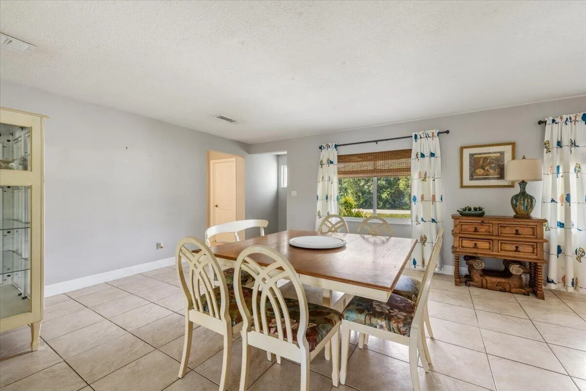 5904 Killarney Avenue, Fort Pierce, FL 34951 photo 9