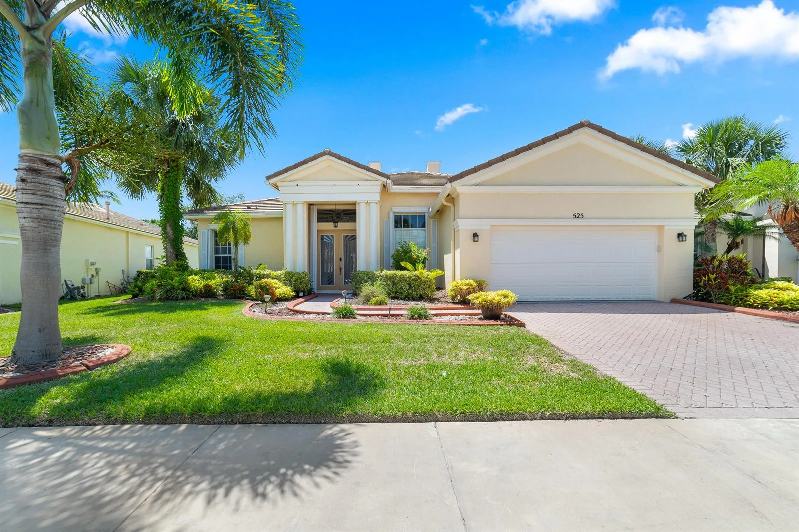 525 SW Lake Manatee Way, Port St. Lucie, FL 34986