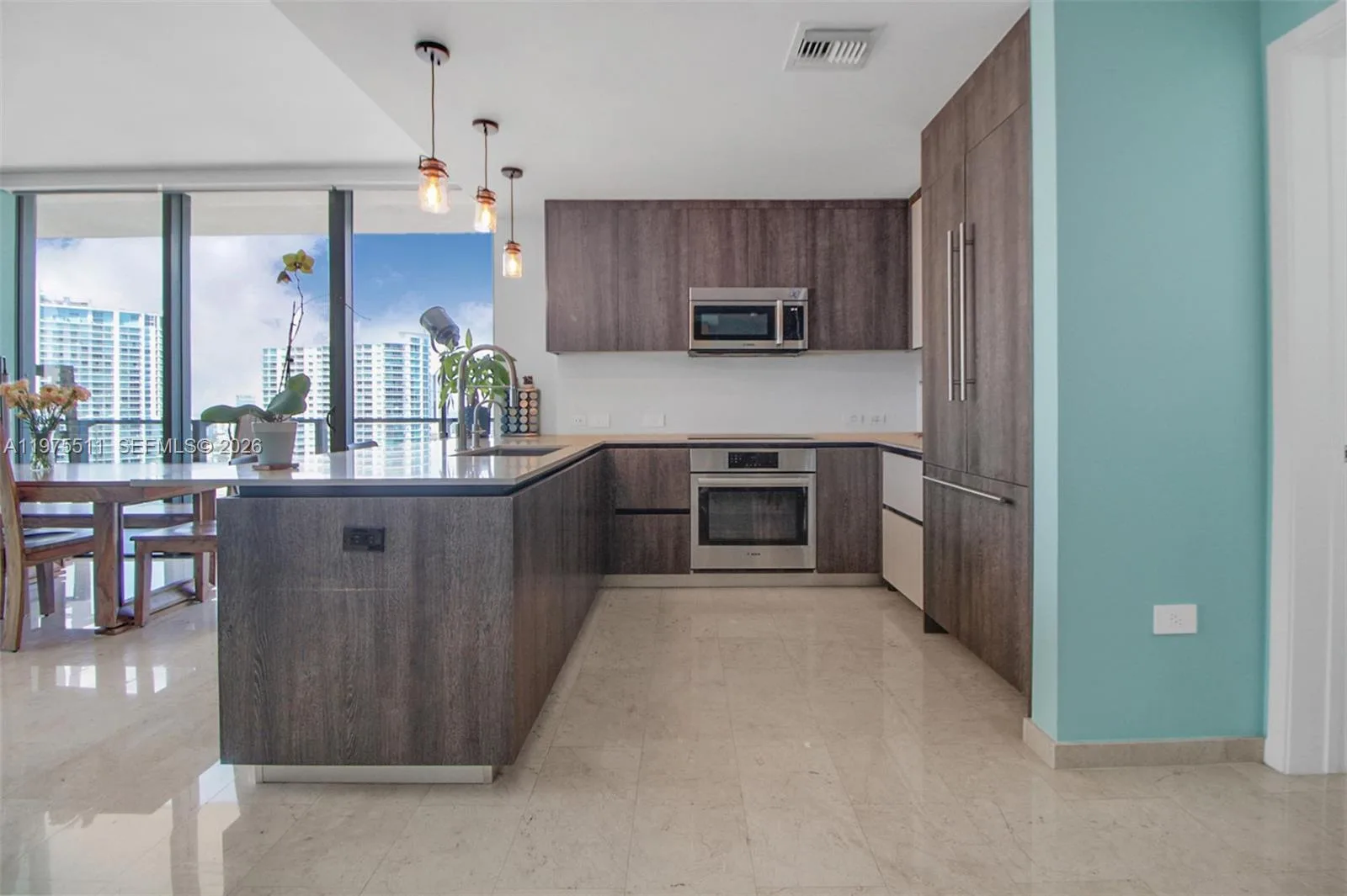 68 SE 6th St # 2612, Miami, FL 33131 photo 5