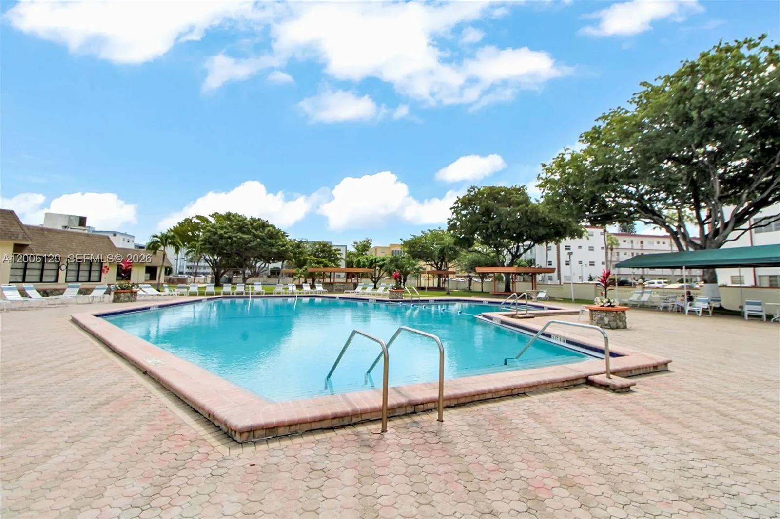 4000 NW 44th Ave # 306, Lauderdale Lakes, FL 33319