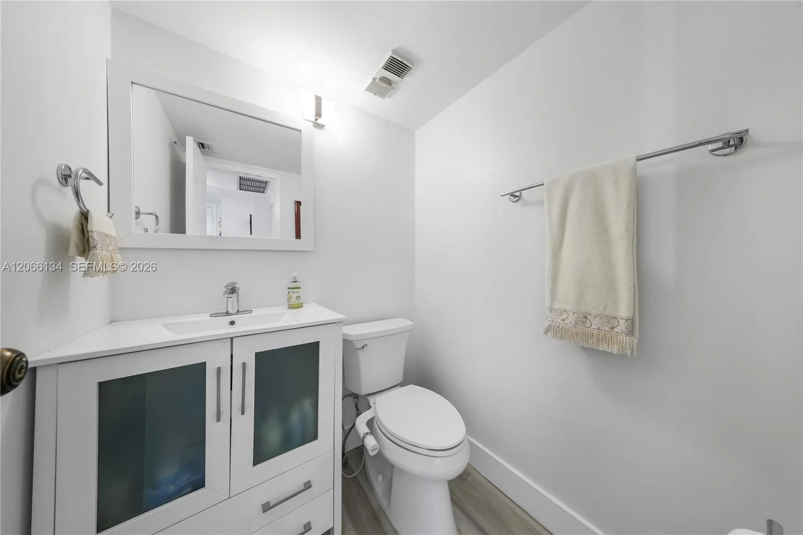 2333 Brickell Ave # 808, Miami, FL 33129 photo 4