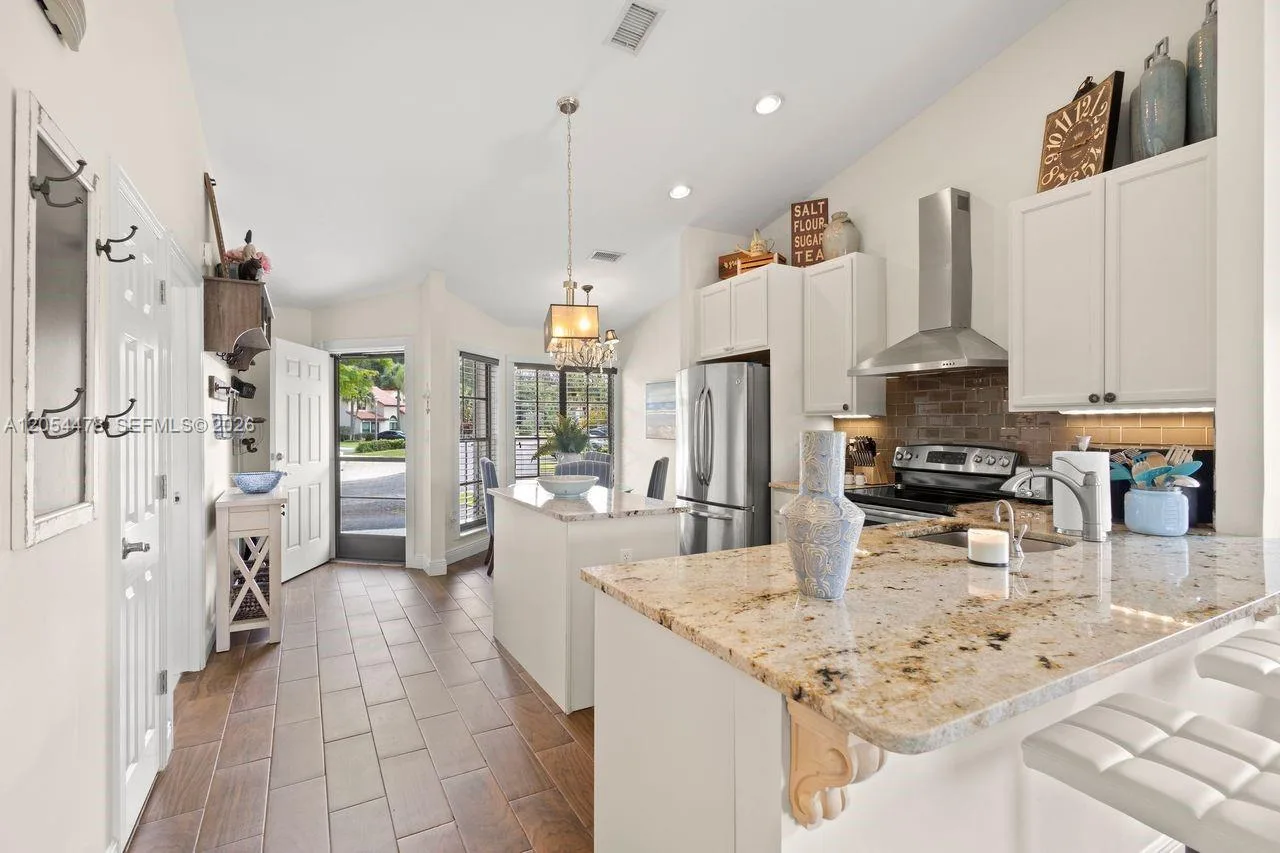 18551 Woodstream Dr, Boca Raton, FL 33498 photo 5