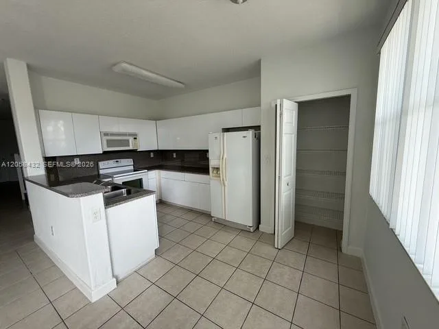 11419 NW 76th Ter, Doral, FL 33178 photo 6