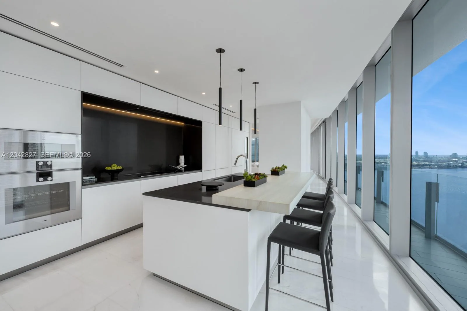 300 Biscayne Boulevard Way # 2701, Miami, FL 33131 photo 10