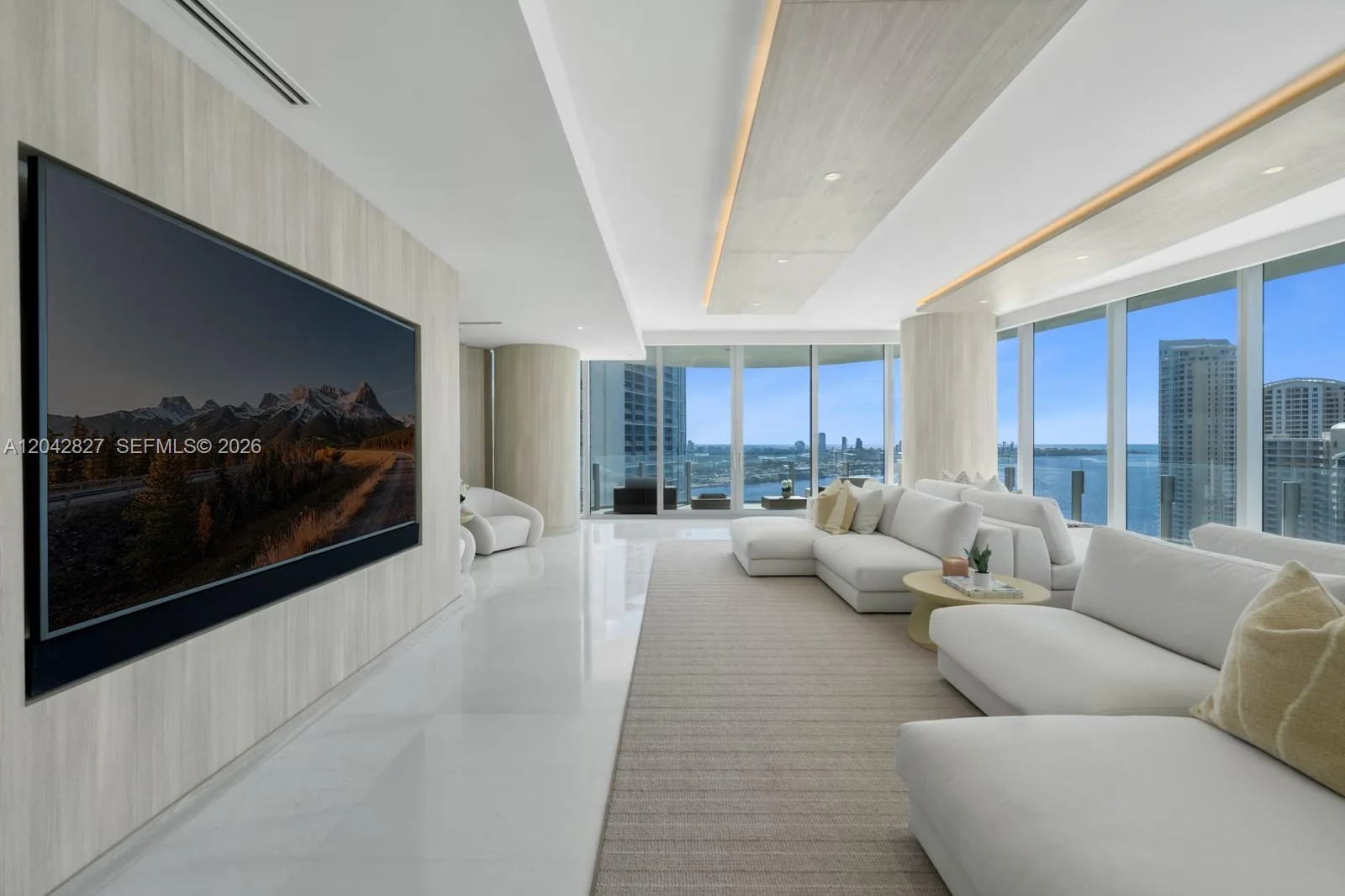 300 Biscayne Boulevard Way # 2701, Miami, FL 33131 photo 3