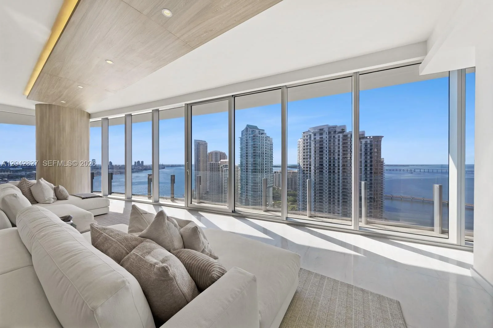 300 Biscayne Boulevard Way # 2701, Miami, FL 33131 photo 6