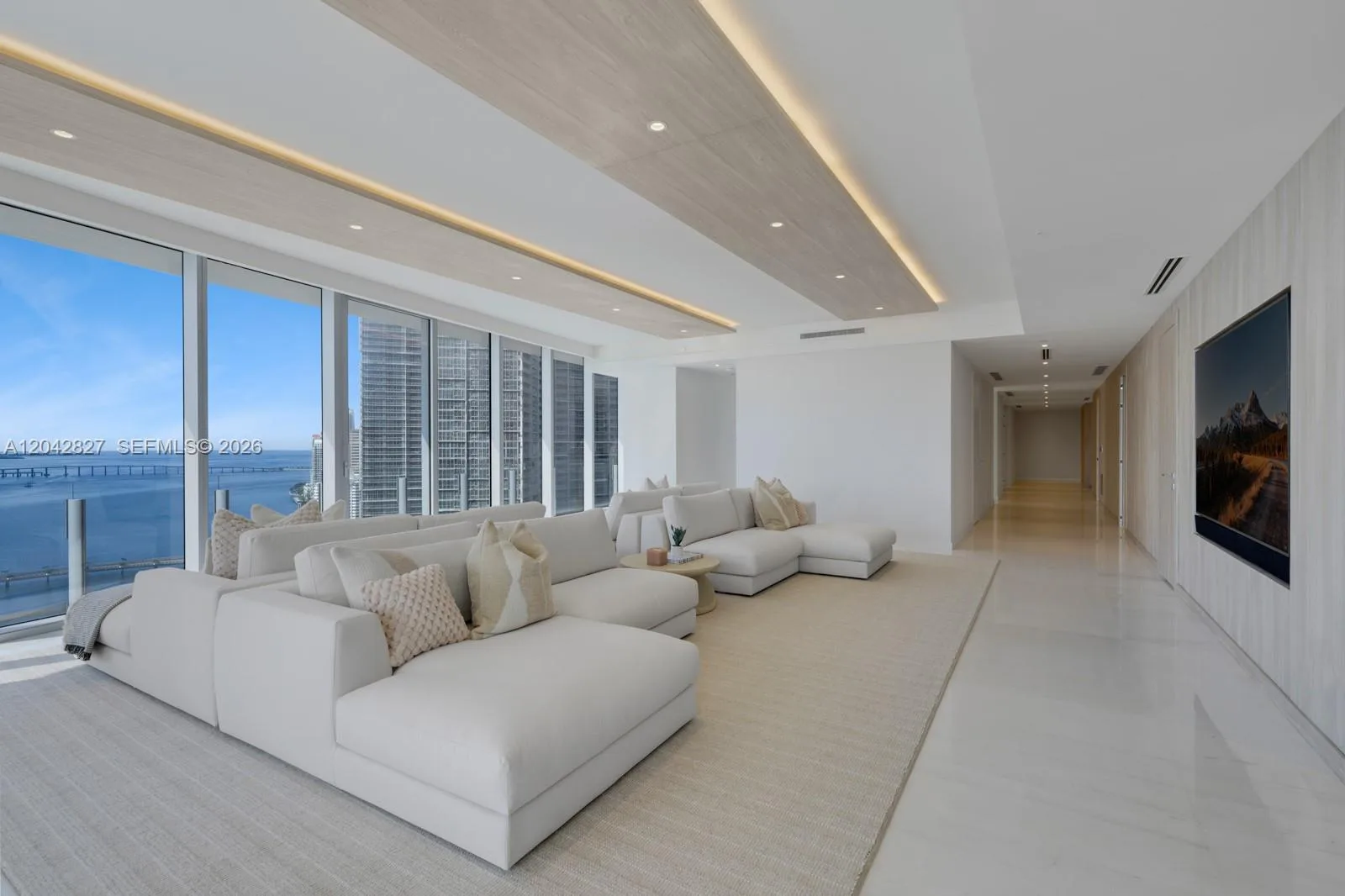 300 Biscayne Boulevard Way # 2701, Miami, FL 33131 photo 8