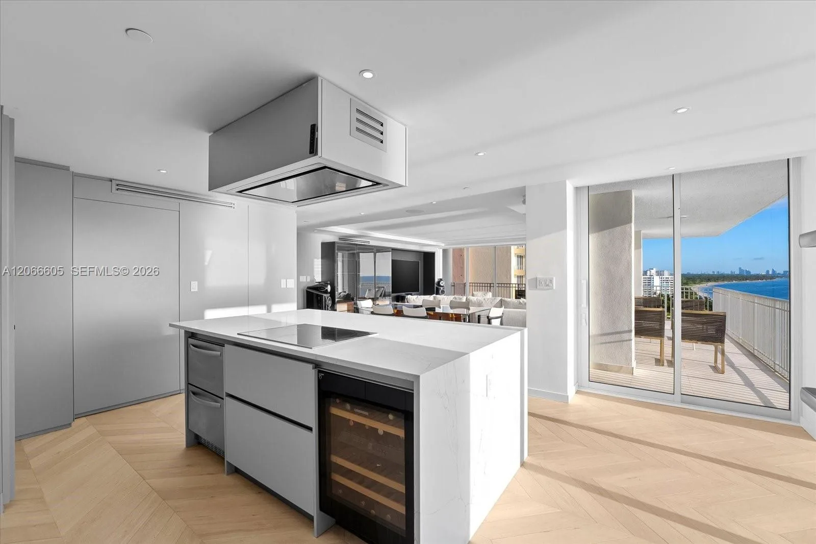 881 Ocean Dr # 11H, Key Biscayne, FL 33149 photo 9