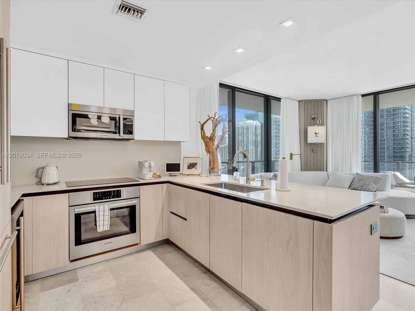 88 SW 7th St # 2011 (corner), Miami, FL 33130 photo 11
