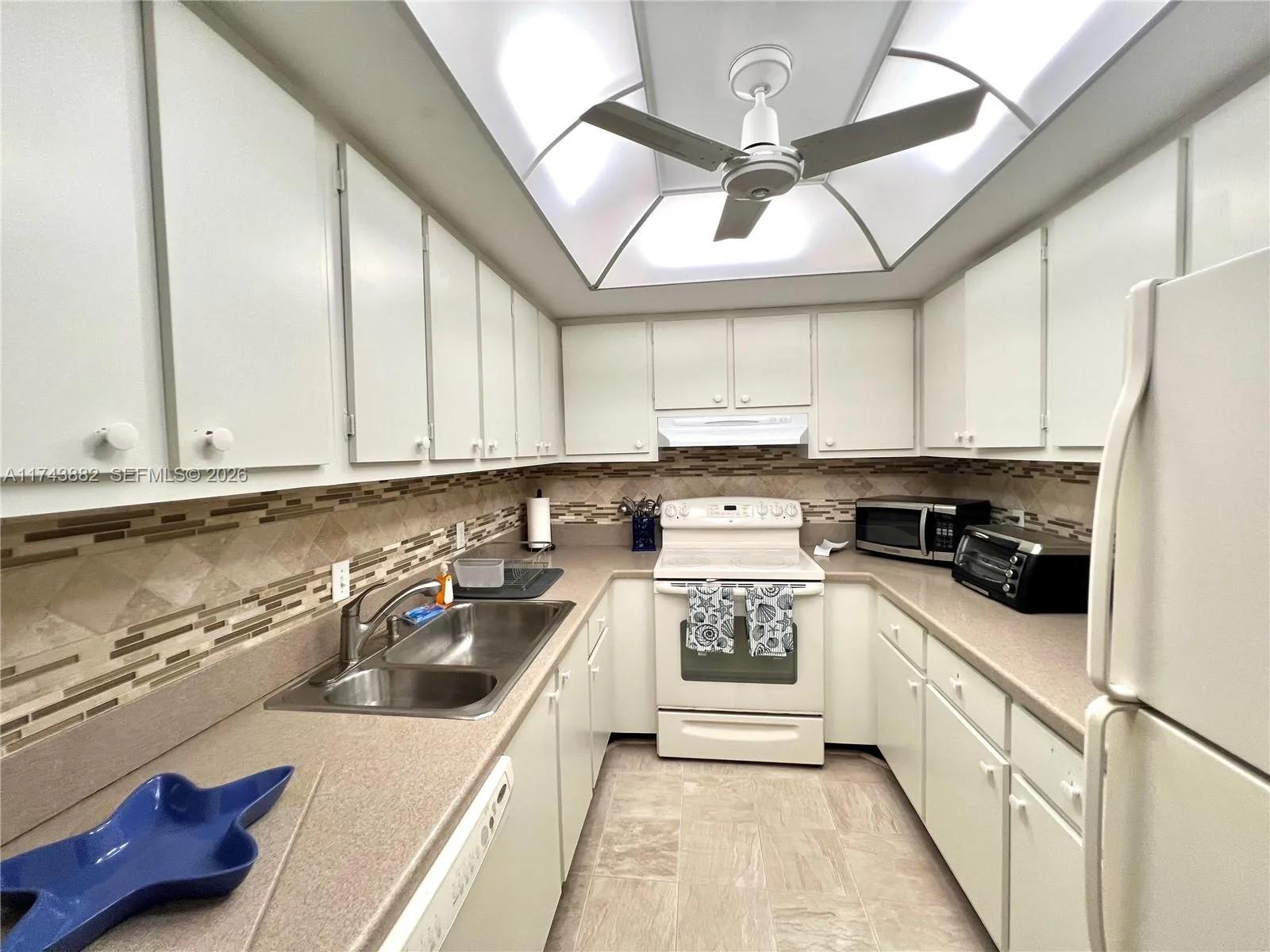 125 Ocean Ave # 402, Palm Beach Shores, FL 33404 photo 3