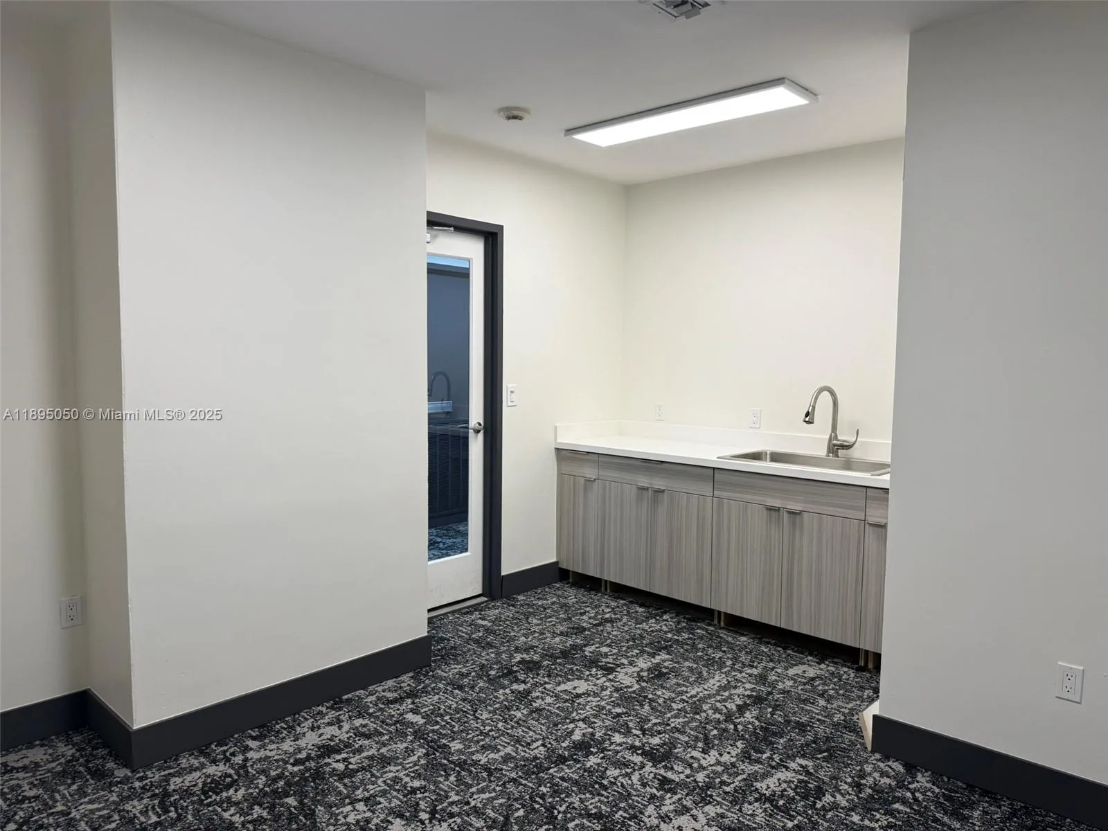 299 Alhambra Cir # 302, Coral Gables, FL 33134 photo 4