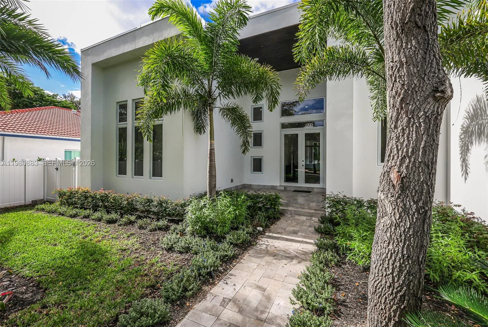 11780 NE 8th Ave, Biscayne Park, FL 33161