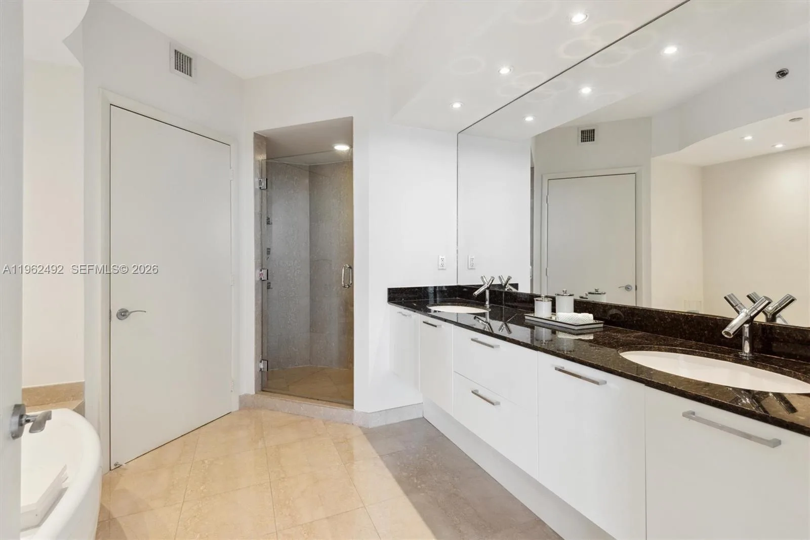 400 Alton Rd # 1910, Miami Beach, FL 33139 photo 11