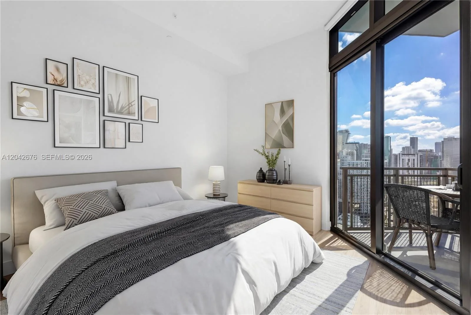 650 NE 2nd Ave # 3504, Miami, FL 33132