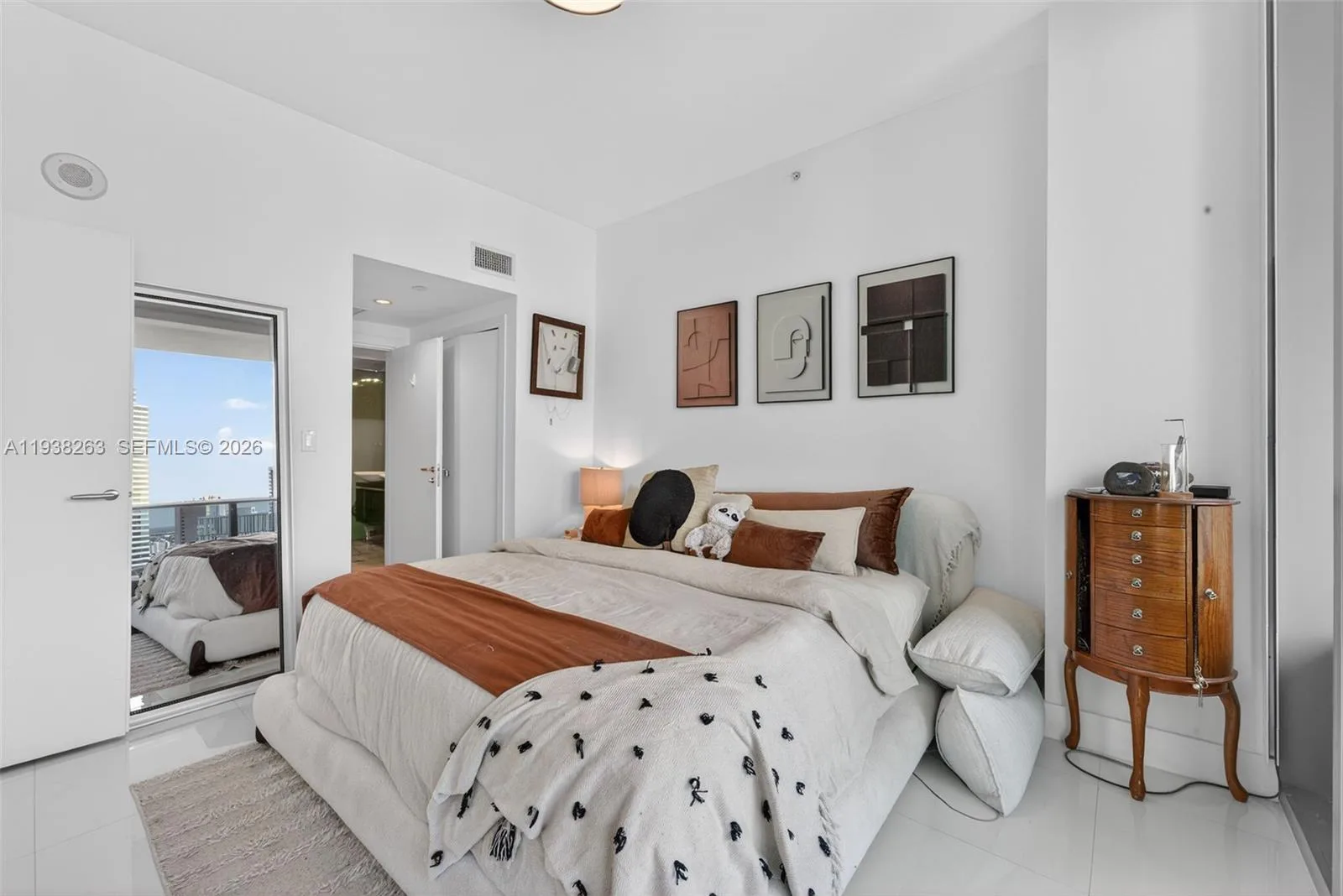 200 Biscayne Boulevard Way # 4414, Miami, FL 33131 photo 11