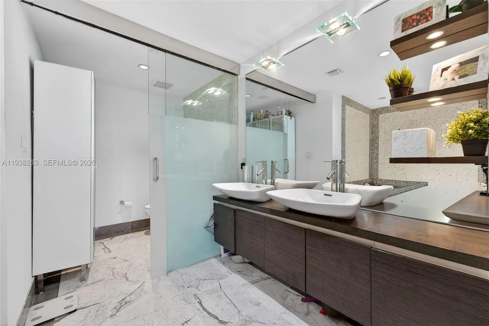 200 Biscayne Boulevard Way # 4414, Miami, FL 33131 photo 12
