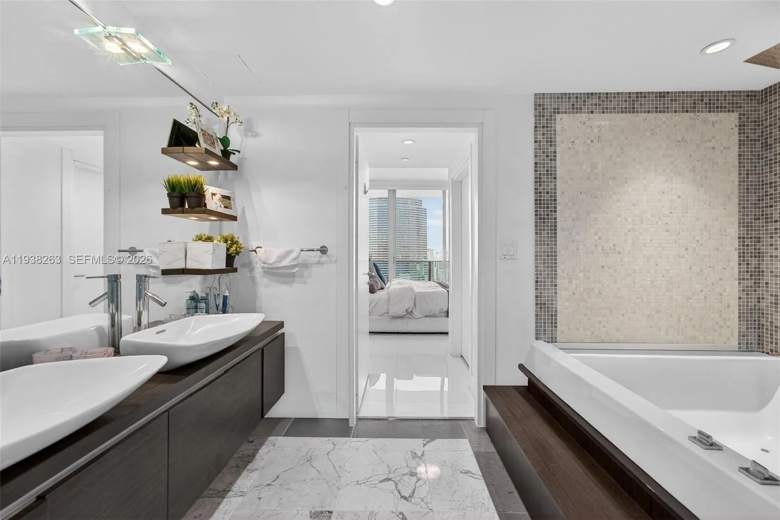 200 Biscayne Boulevard Way # 4414, Miami, FL 33131 photo 13
