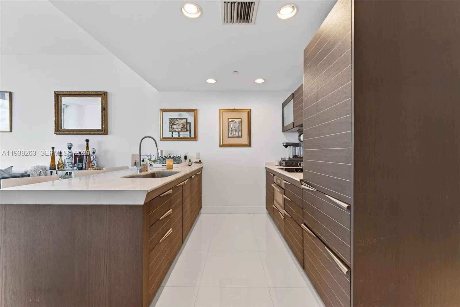 200 Biscayne Boulevard Way # 4414, Miami, FL 33131 photo 3