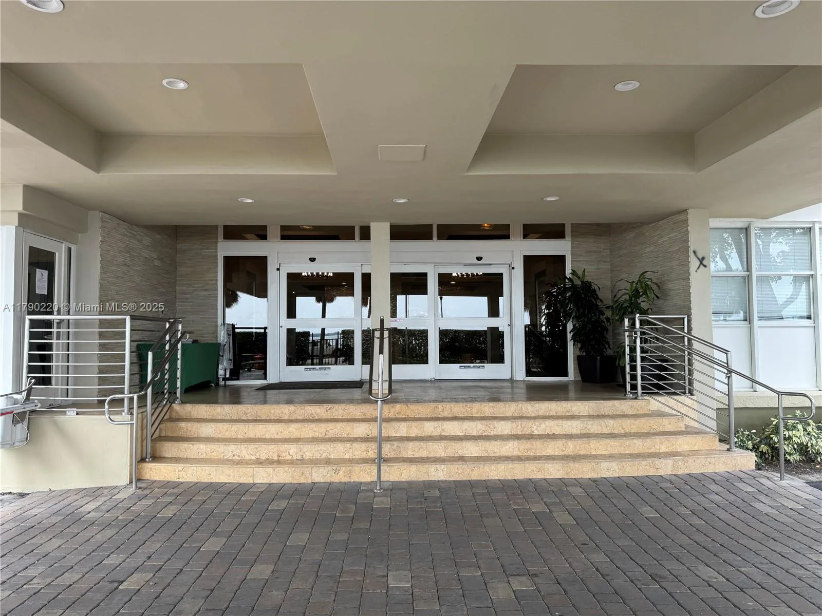 1420 Brickell Bay Dr # 103A1, Miami, FL 33131 photo 2