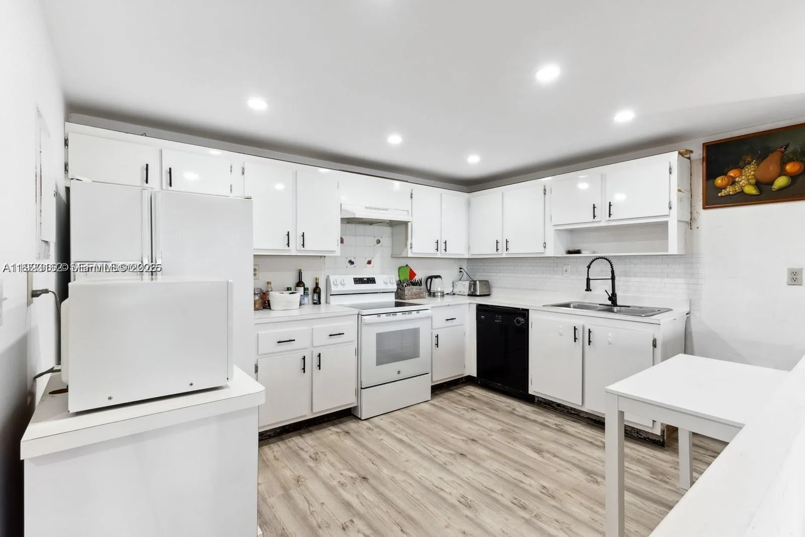 1901 Brickell Ave # B2413, Miami, FL 33129 photo 12