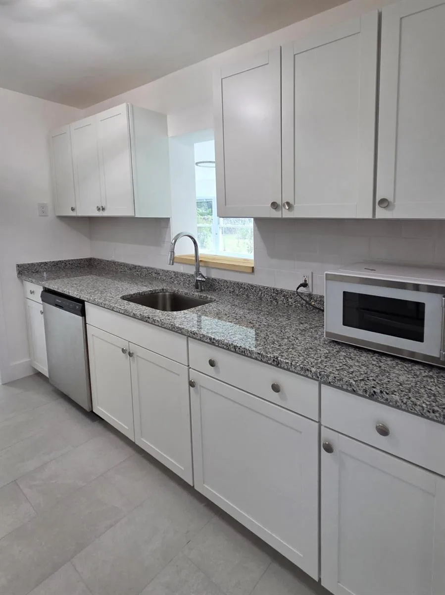 813 S 6th Street, Fort Pierce, FL 34950 photo 4