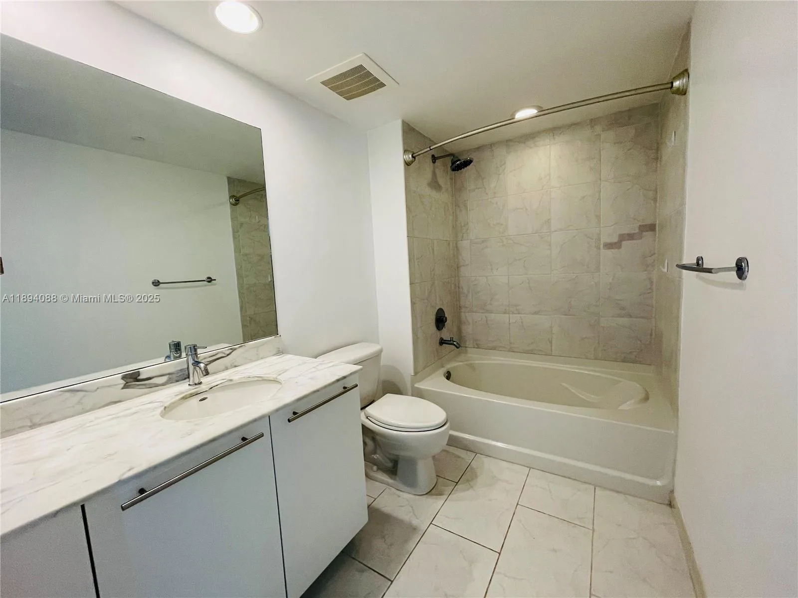 950 Brickell Bay Dr # 1408, Miami, FL 33131 photo 10