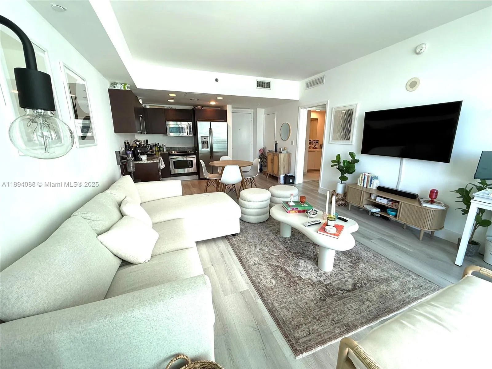 950 Brickell Bay Dr # 1408, Miami, FL 33131 photo 3